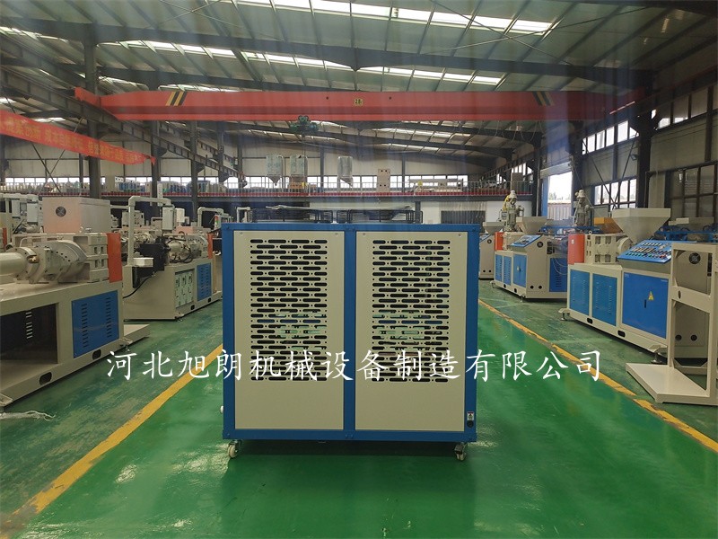 冷水機
