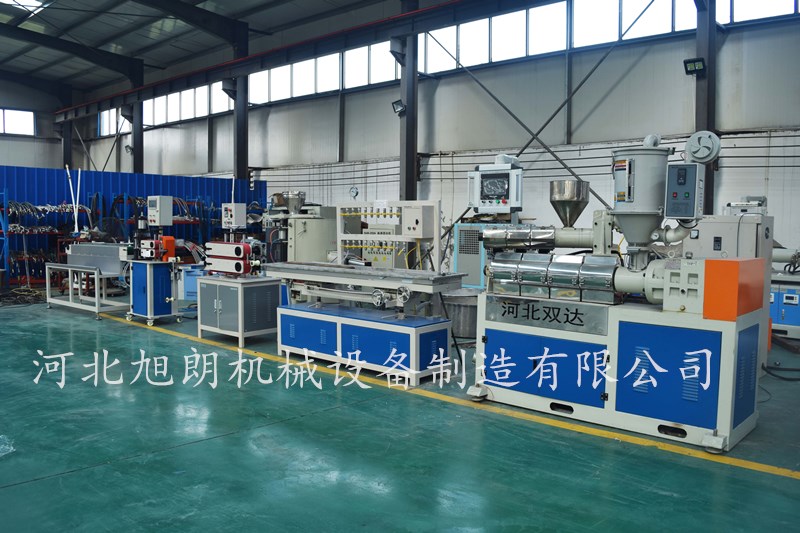 軟硬復合擠出機生產線